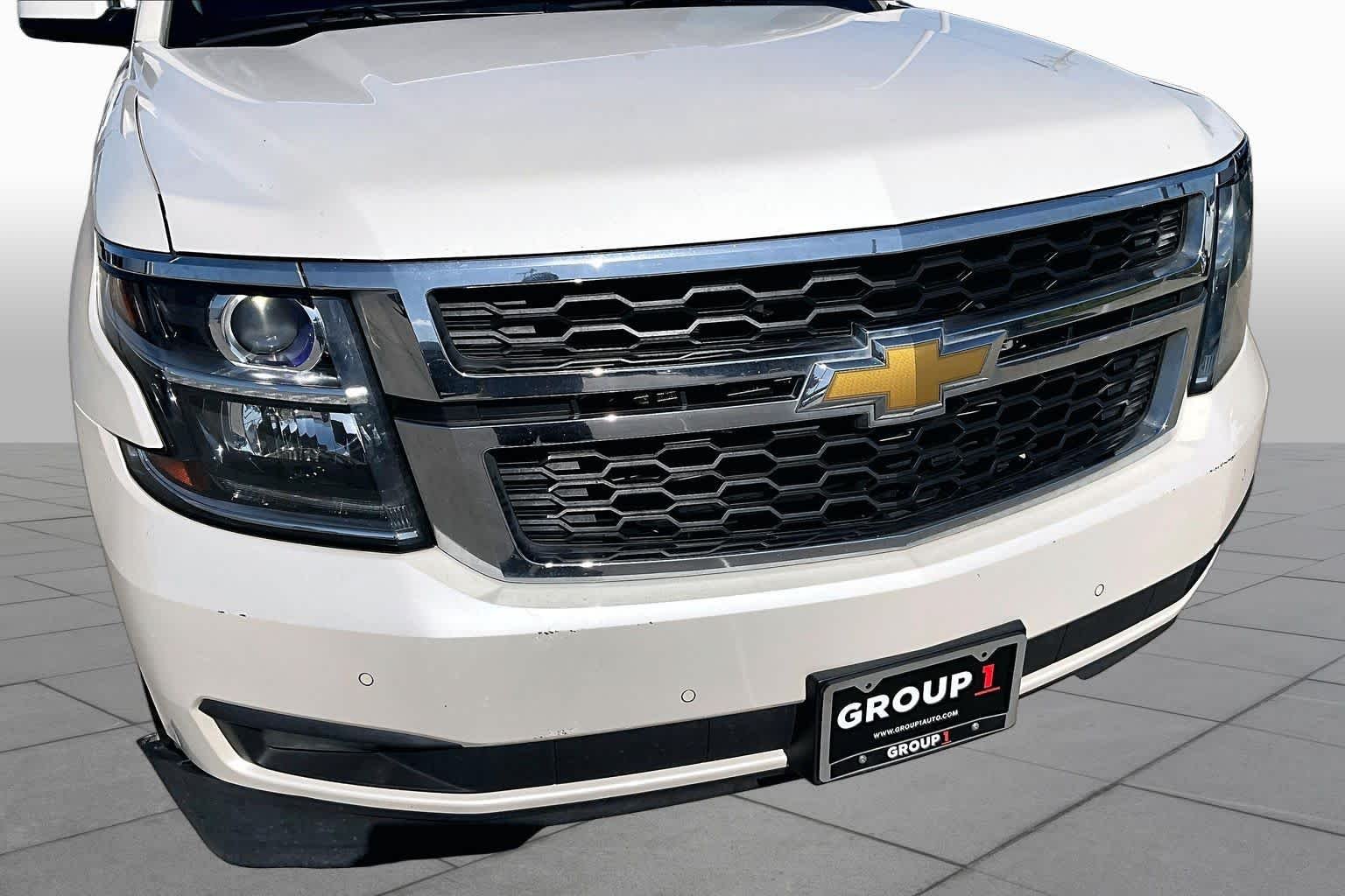 Used 2015 White Diamond Tricoat Chevrolet LT image 29