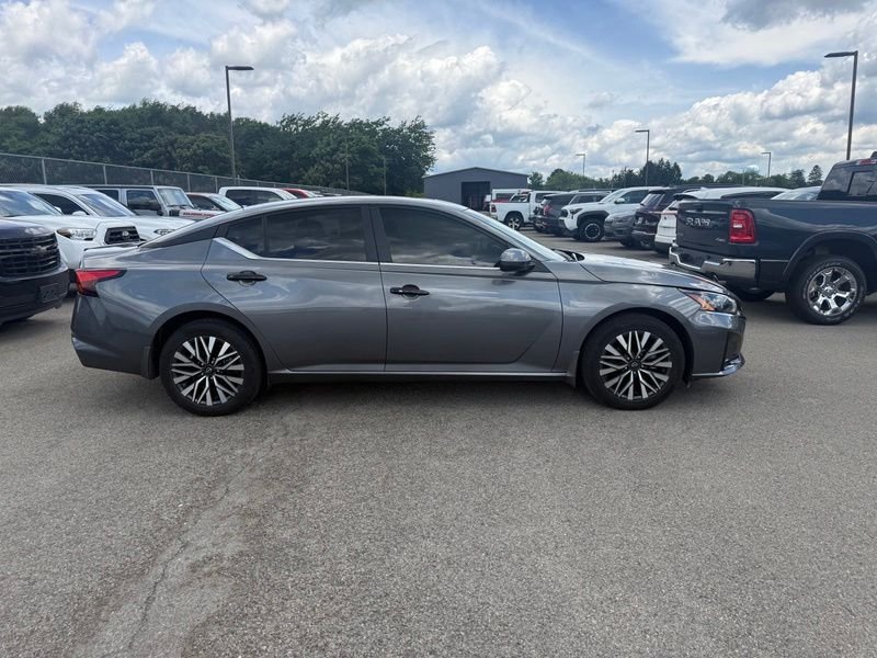 Used 2024 Gray Nissan 2.5 SV image 5