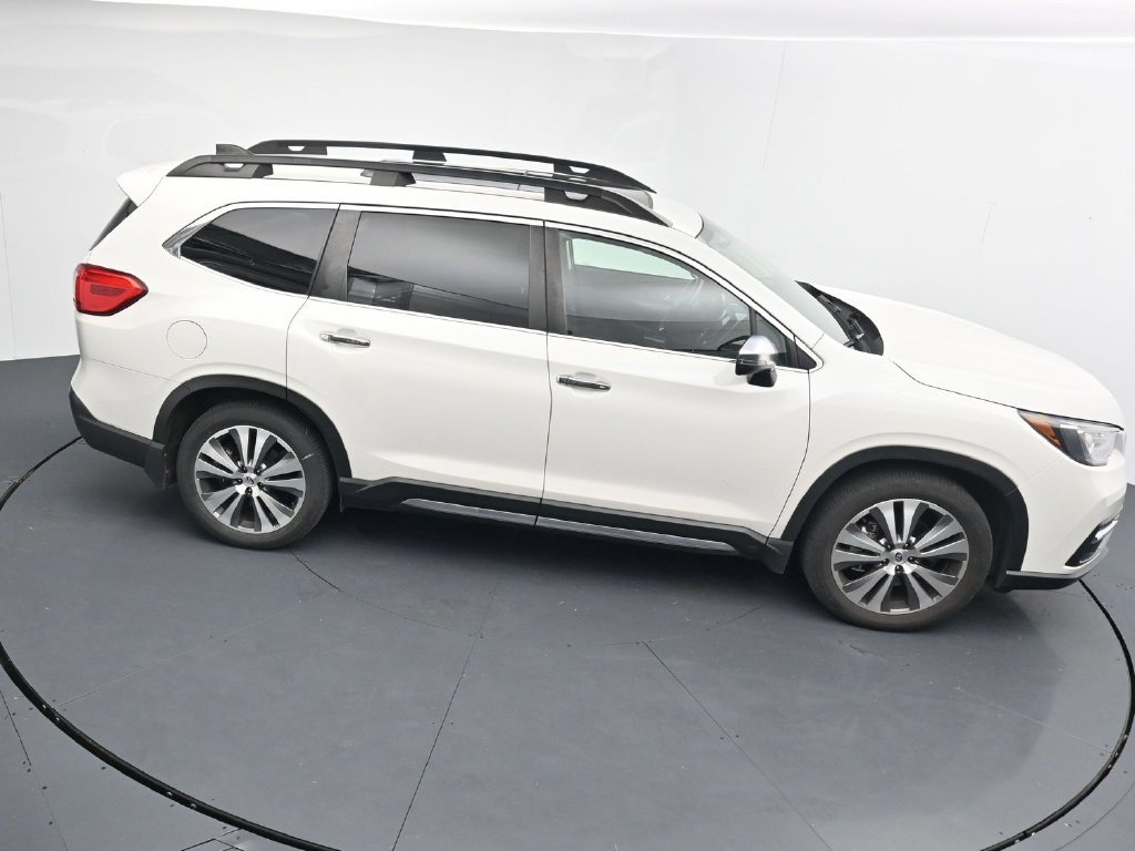 Used 2022 White Subaru Touring image 17