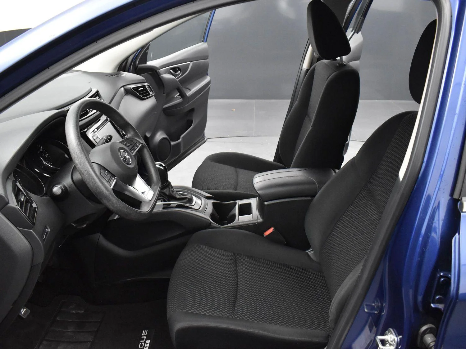 Used 2022 Caspian Blue Metallic Nissan S image 12