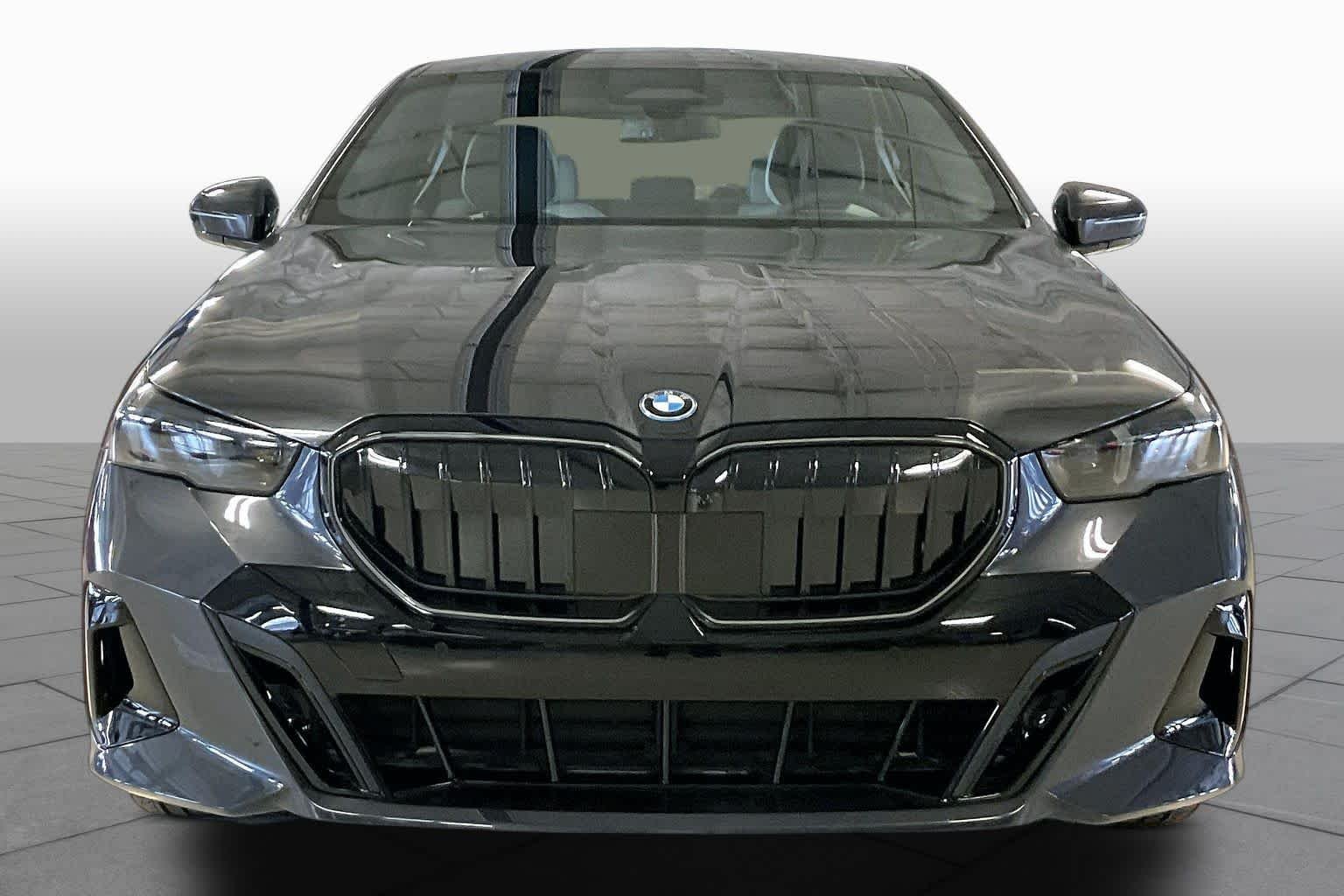 New 2026 BMW 550e 550e xDrive 4dr Car in Houston #TCX50644 | Group