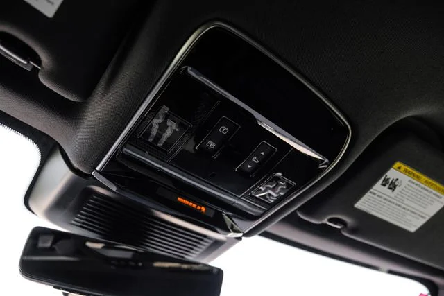 New 2026  Land Rover Dynamic SE image 33