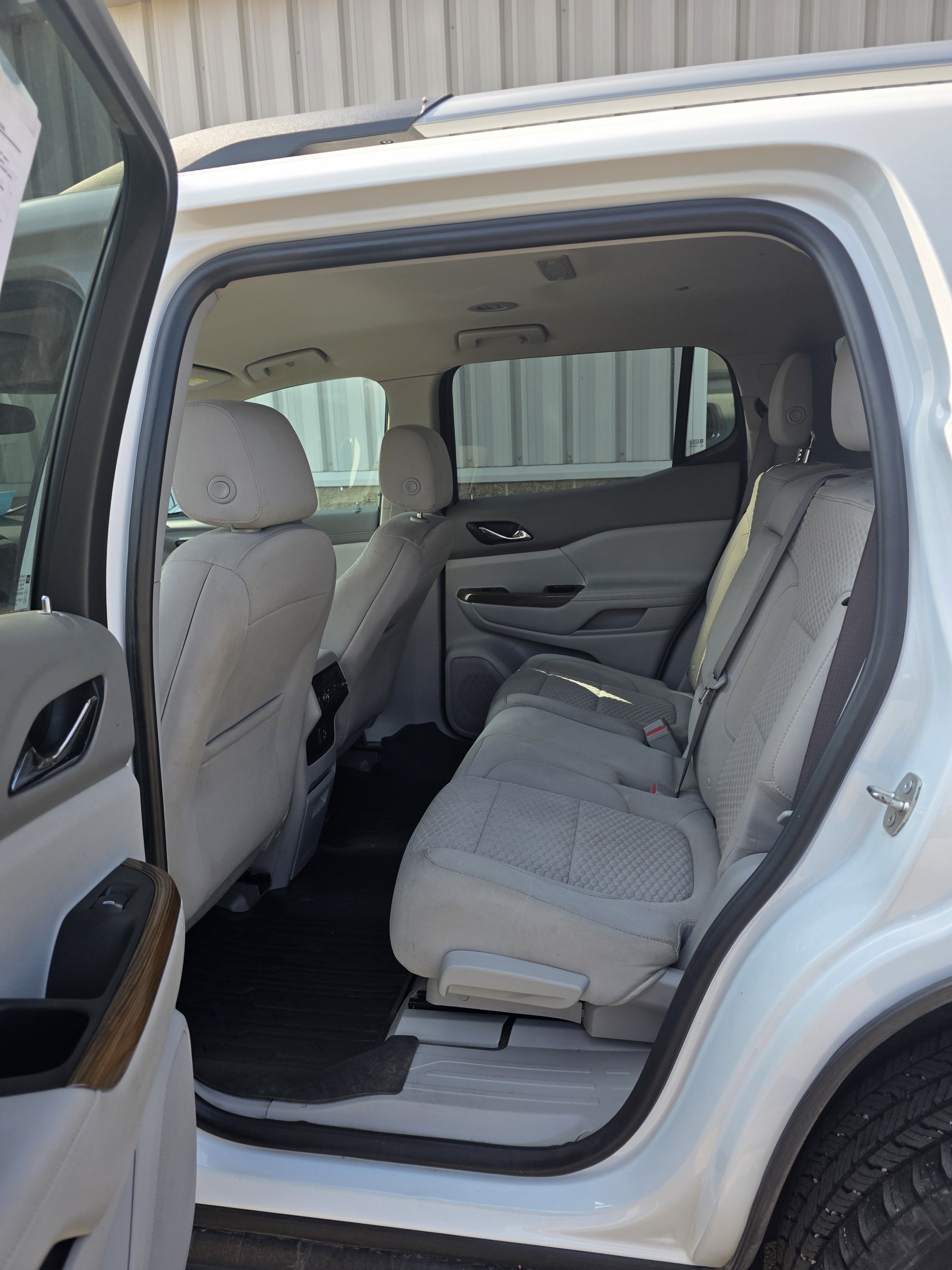 Used 2019 Summit White GMC SLE image 7