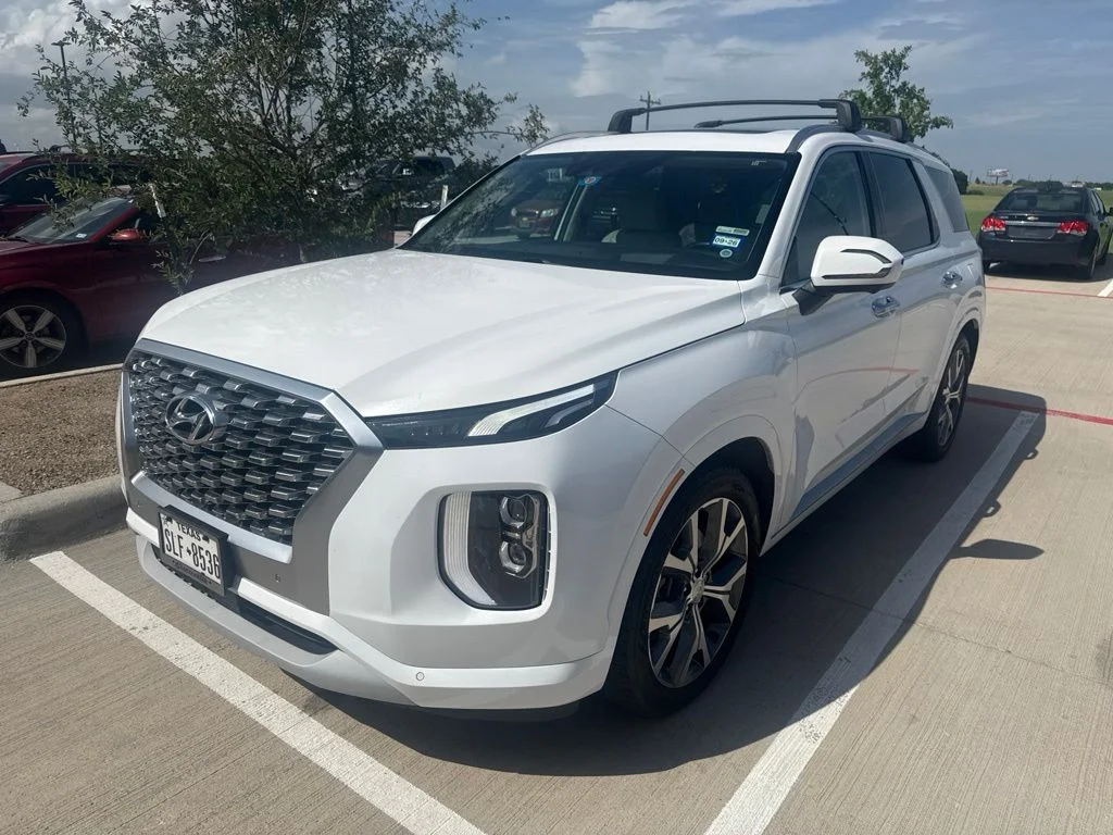 Used 2022 White Hyundai Limited image 1