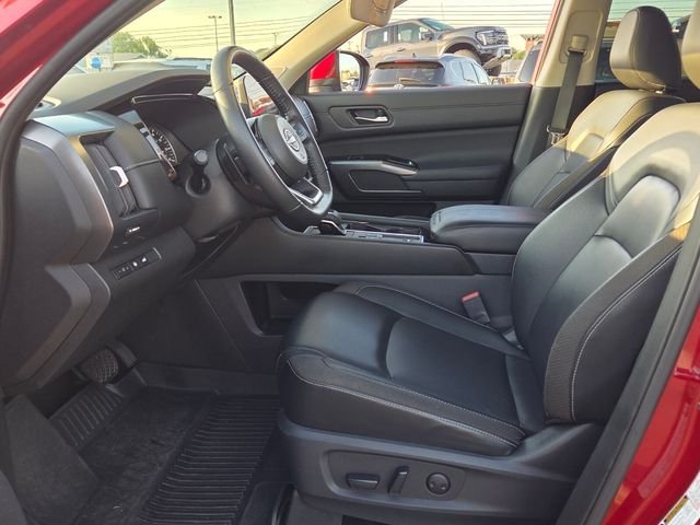 Used 2024 Scarlet Ember Nissan SL image 12