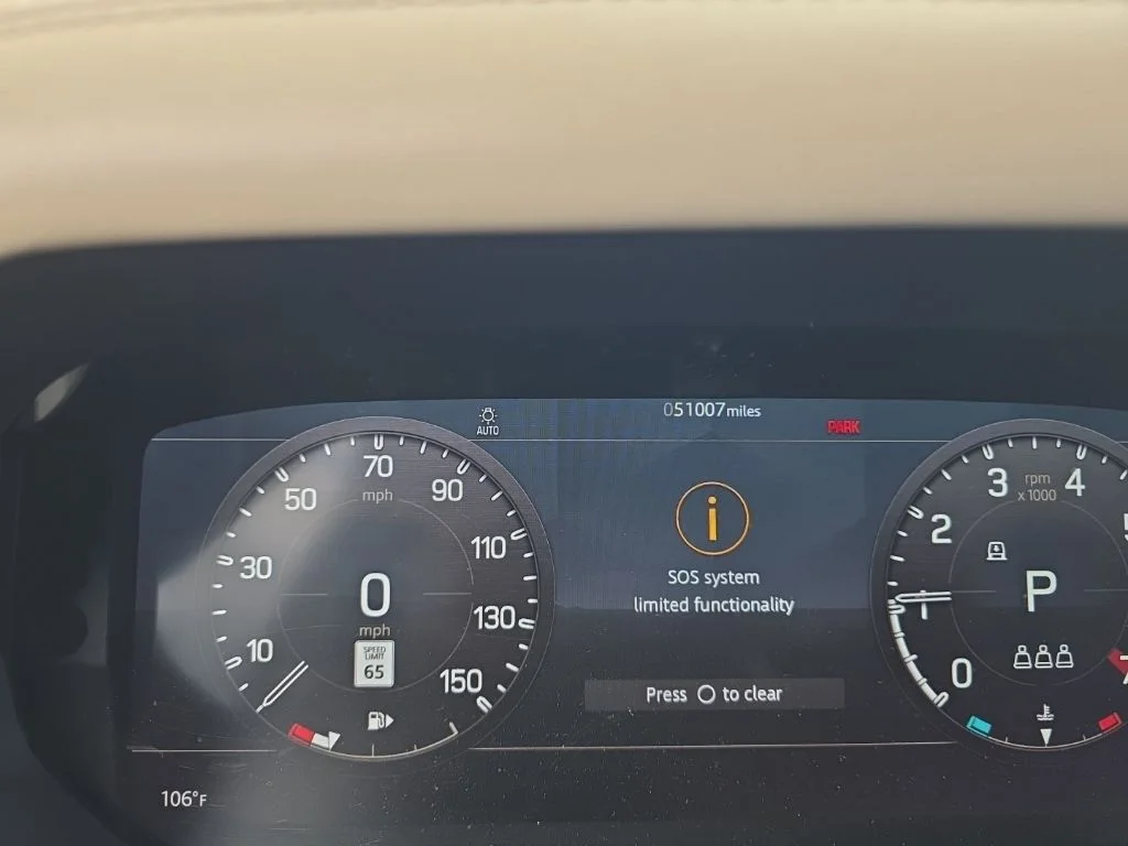 Used 2020 Pangea Green Metallic Land Rover  image 18