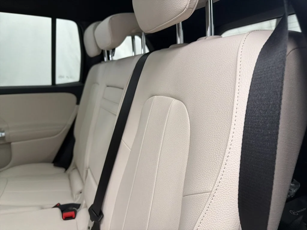 Used 2026 Black Mercedes-Benz GLB 250 image 18