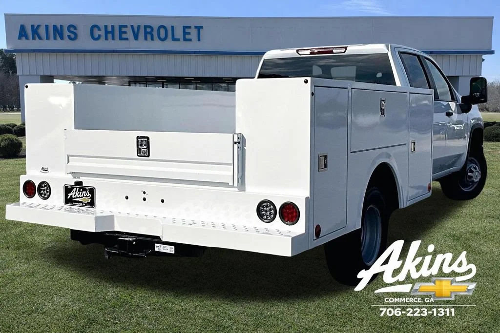 New 2026 Summit White Chevrolet Work Truck image 21