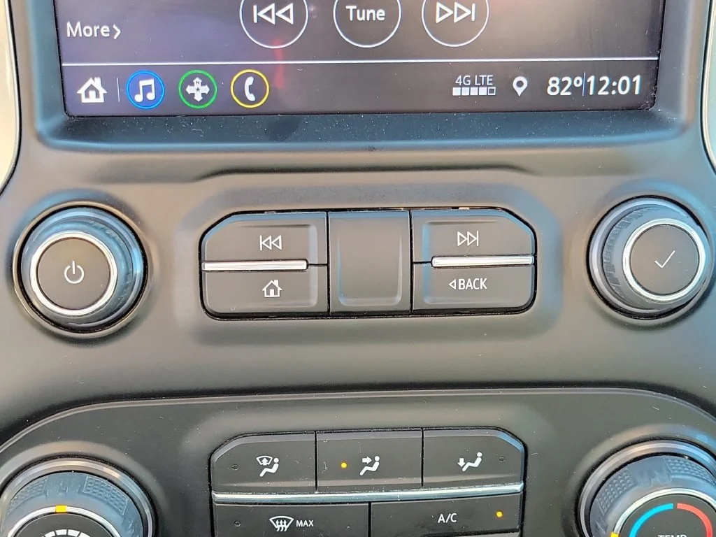 Used 2022  Chevrolet LT image 21
