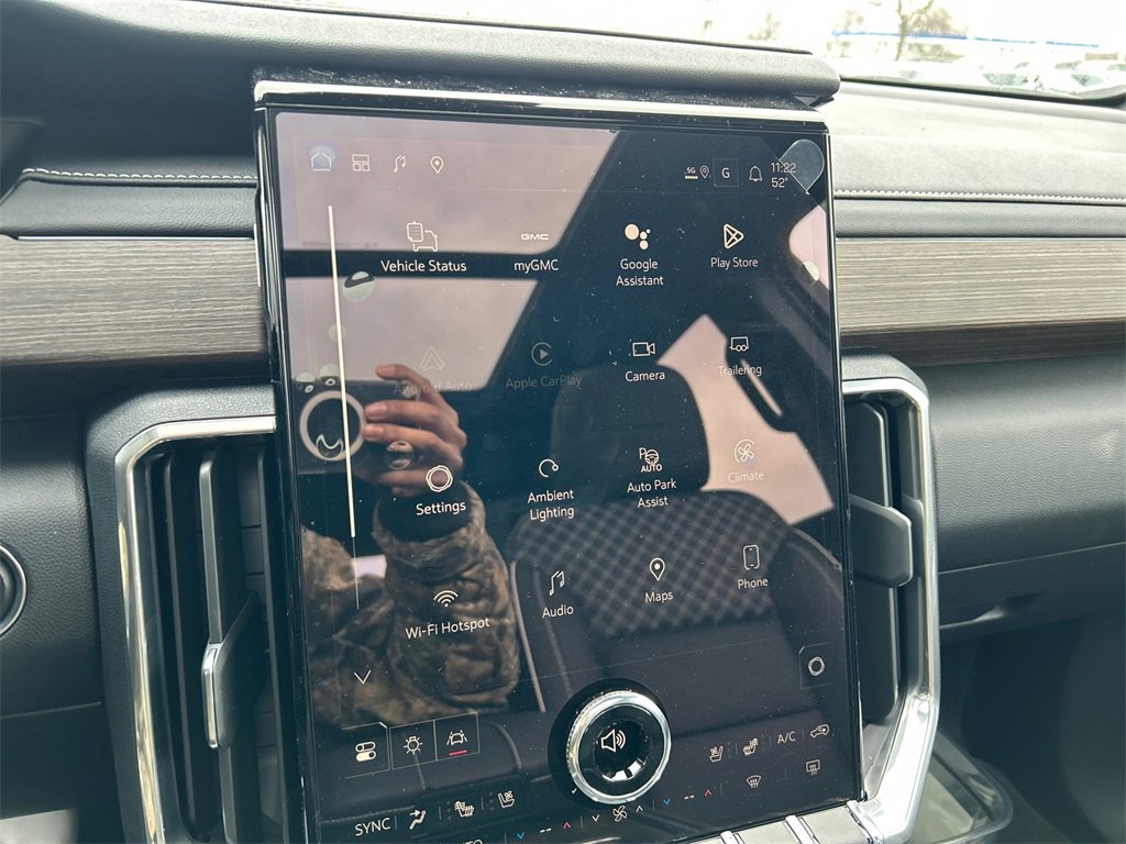 2026 GMC ACADIA - Image 21