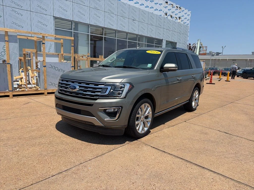 2019 Ford Expedition Limited's photo
