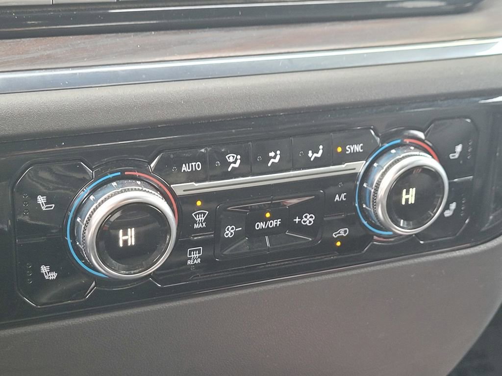 2024 GMC Sierra 1500 SLT - Photo 20