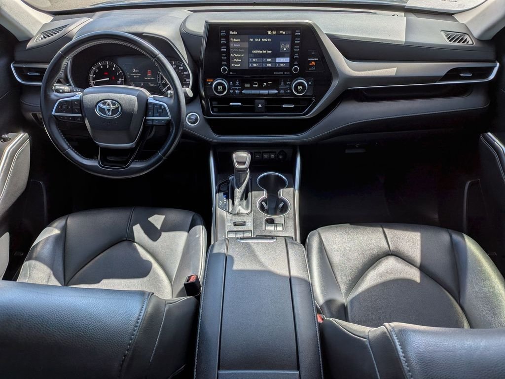 Used 2020 Magnetic Gray Metallic Toyota XLE image 18