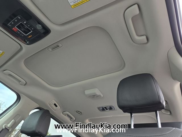 2025 Kia Carnival SX Prestige - Photo 13