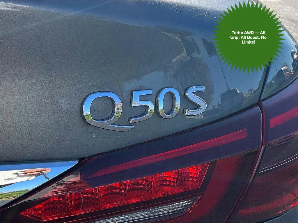 Used 2018 Gray INFINITI Sport image 8
