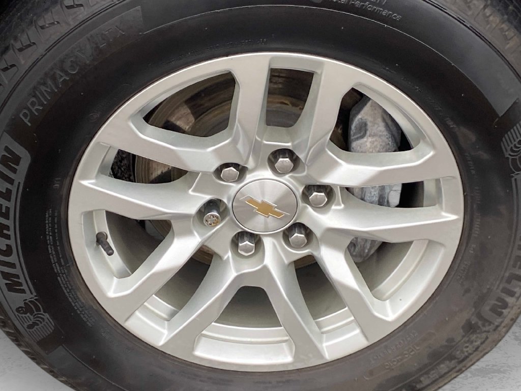 Used 2024 White Chevrolet LT image 31