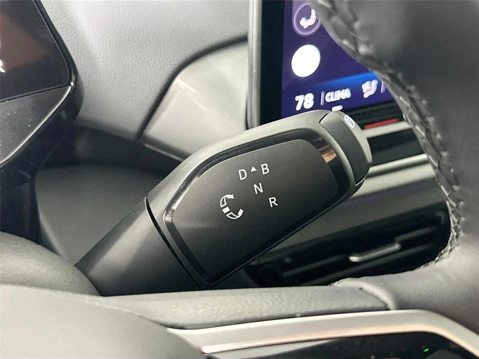New 2025 opal white pearl Volkswagen Pro S image 16