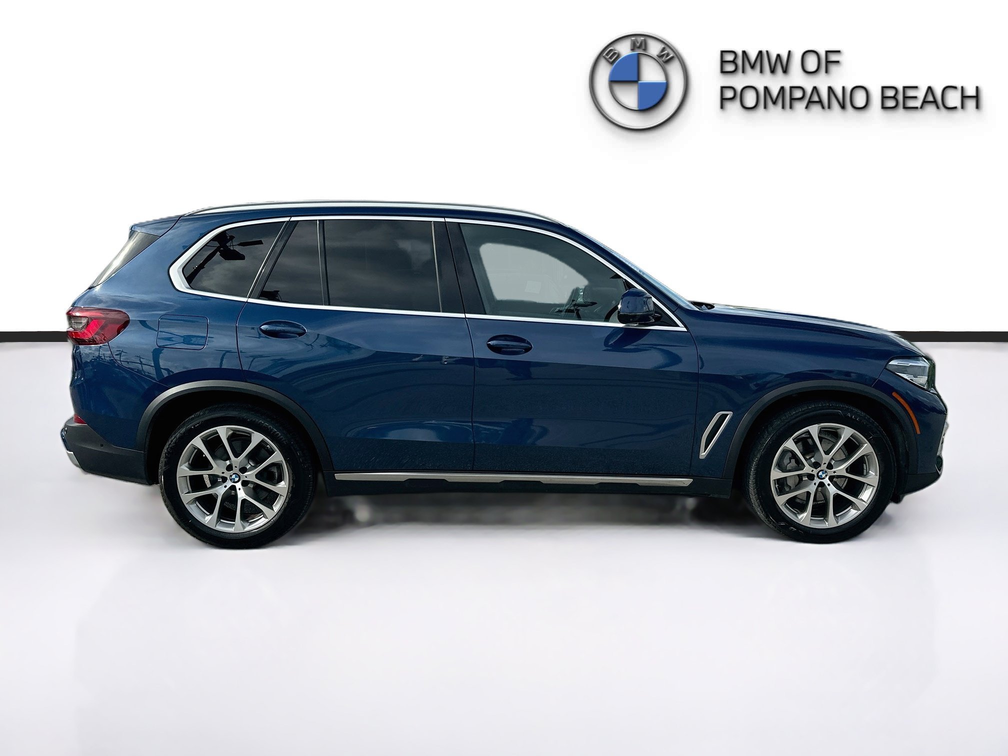 Used 2023 Phytonic Blue Metallic BMW xDrive40i image 8