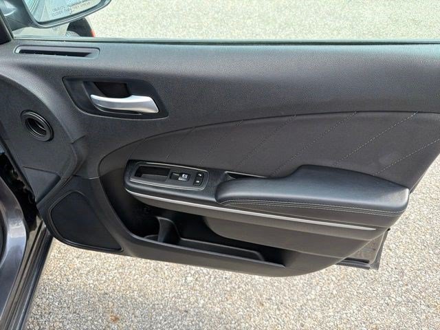 Used 2023 Granite Pearlcoat Dodge SXT image 19
