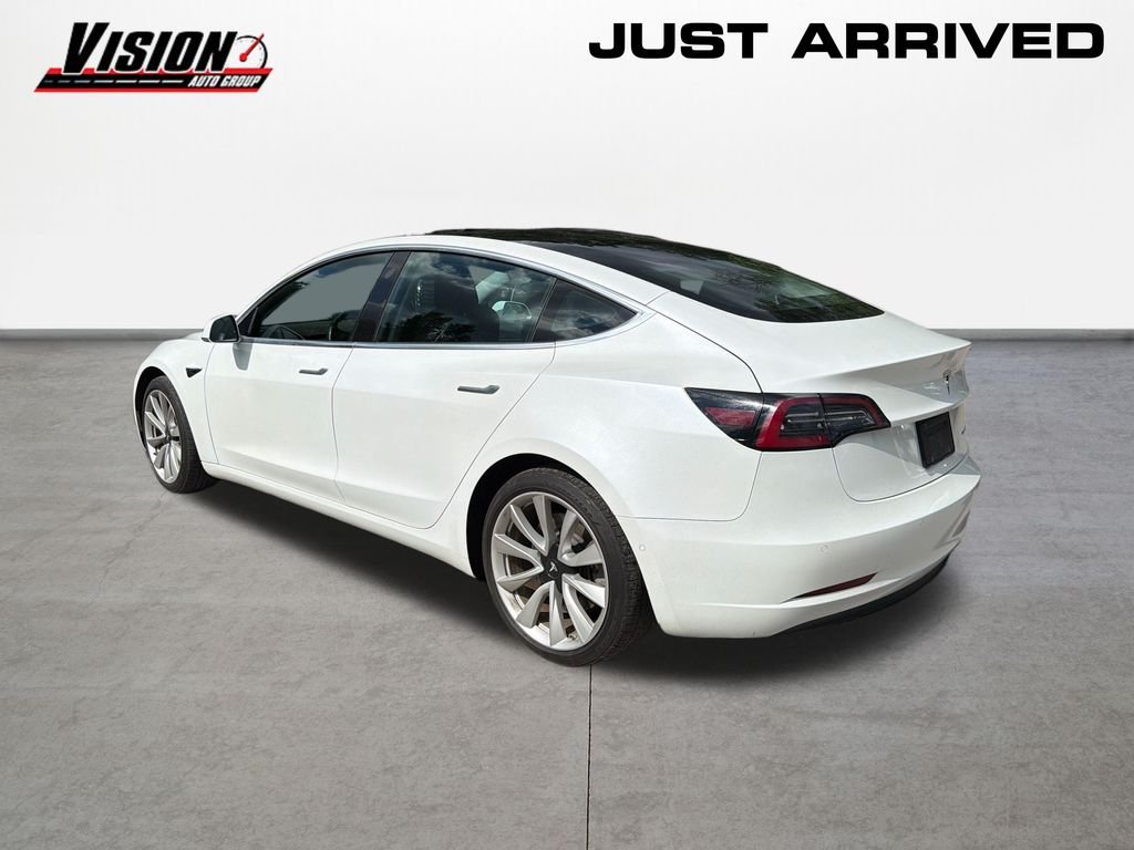 Used 2019  Tesla  image 7