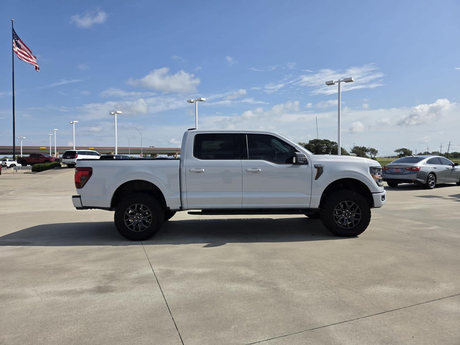 Used 2025 Space White Metallic Ford Tremor image 6