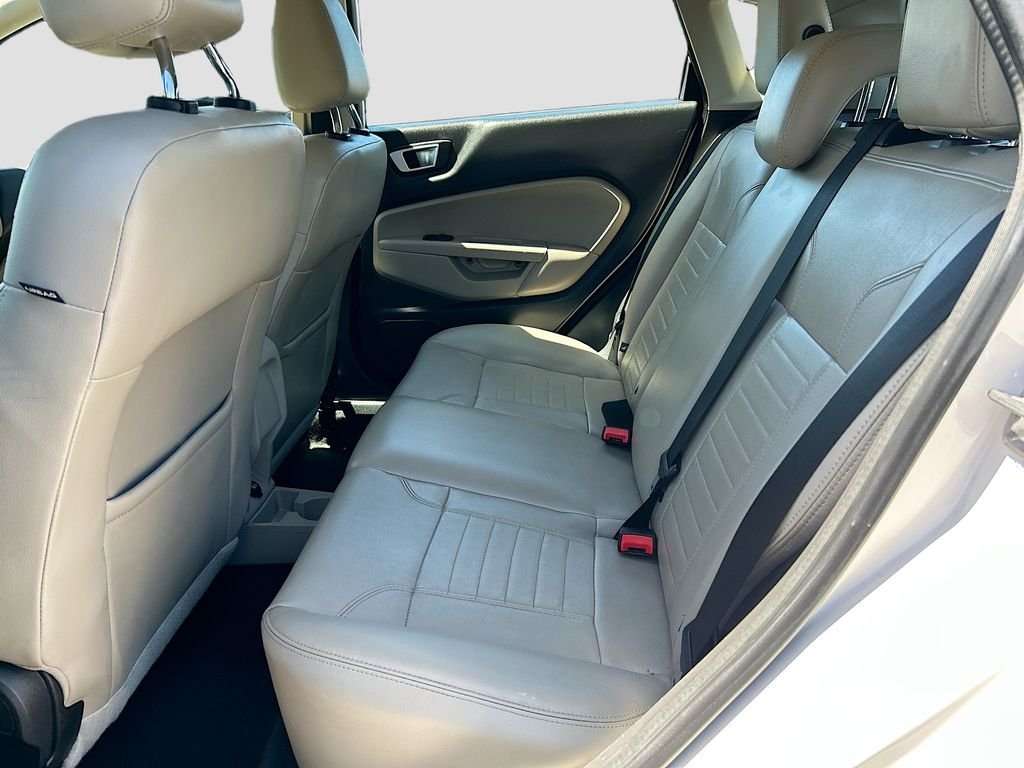 Used 2016 White Platinum Clearcoat Metallic Ford Titanium image 25