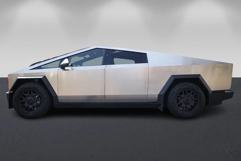 2024 Tesla Cybertruck Base - Photo 6