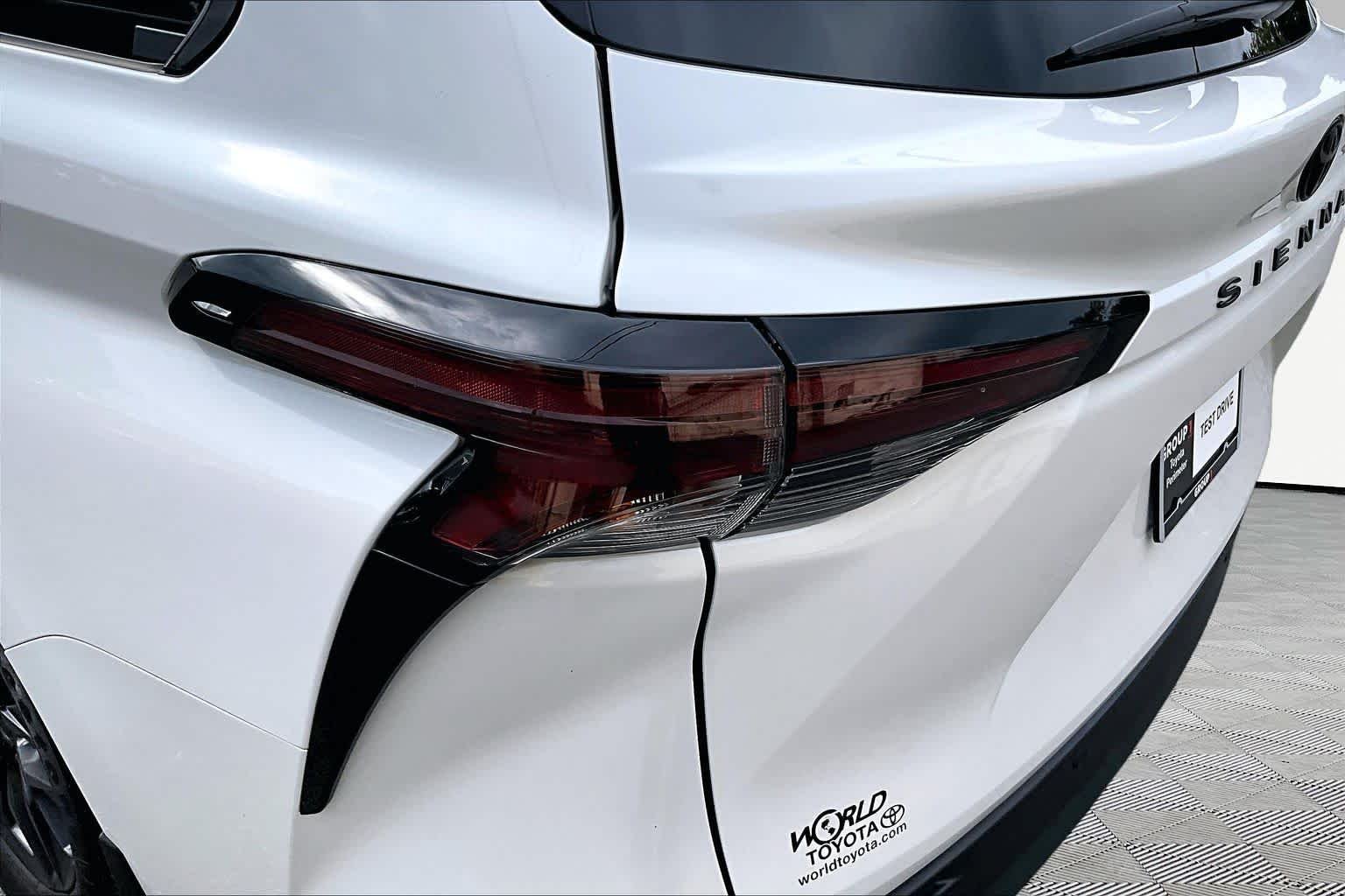 Used 2025 Wind Chill Pearl Toyota XLE image 29