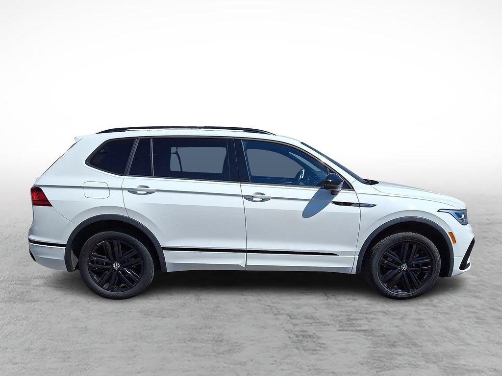 Used 2022 White/off-white Volkswagen 2.0T SE R-Line Black image 7