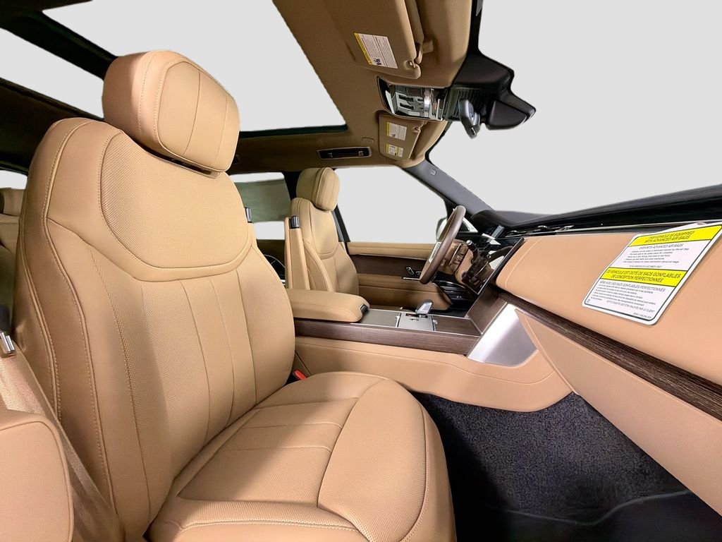 New 2026 Fuji White Land Rover SE image 30