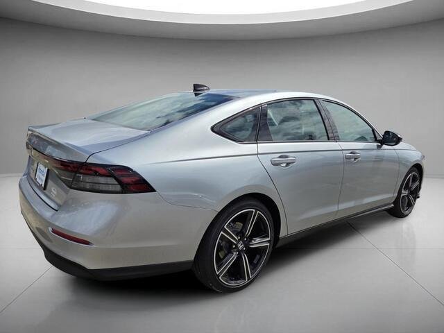 New 2026 Solar Silver Metallic Honda SE image 5