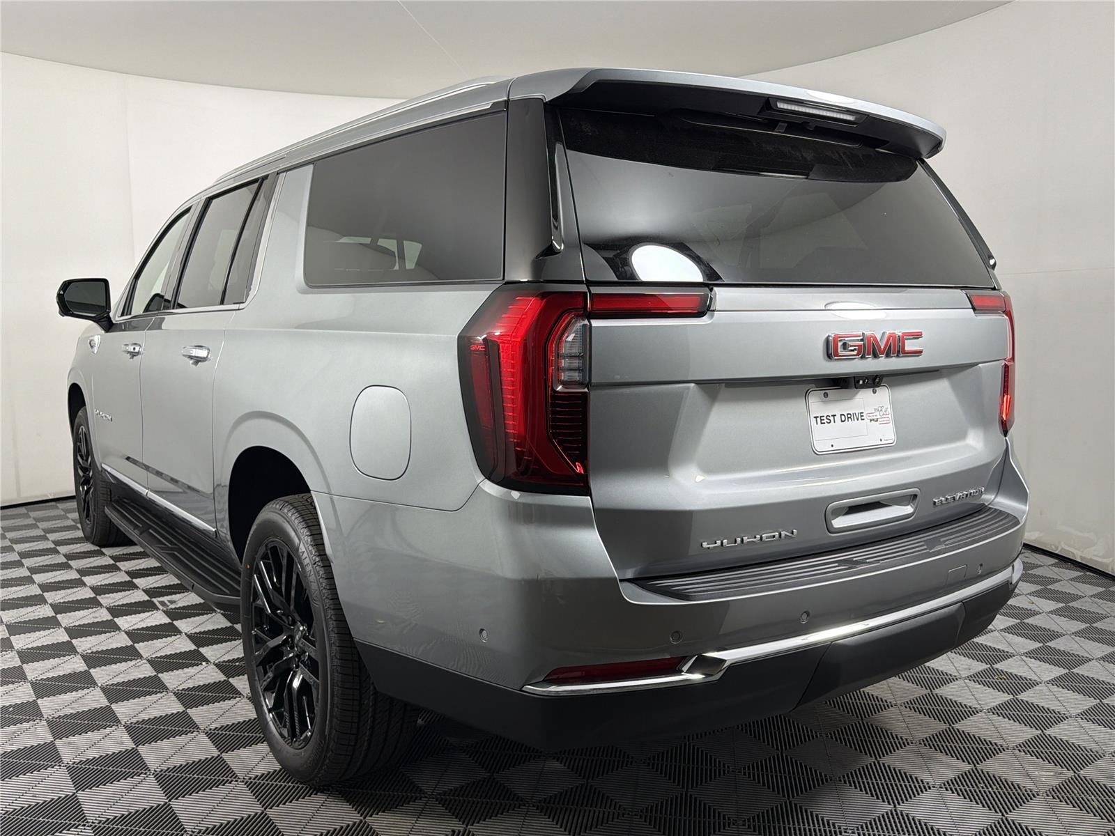 2026 GMC Yukon XL Elevation - Photo 4