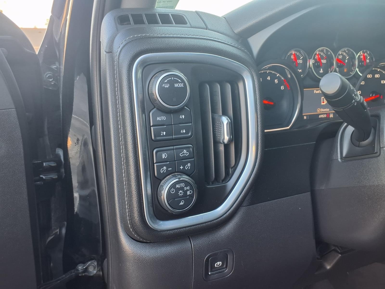 2021 Chevrolet Silverado 1500 photo 18 of 26