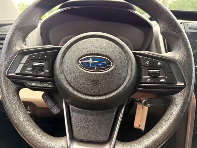 Used 2020 White Subaru Base image 21