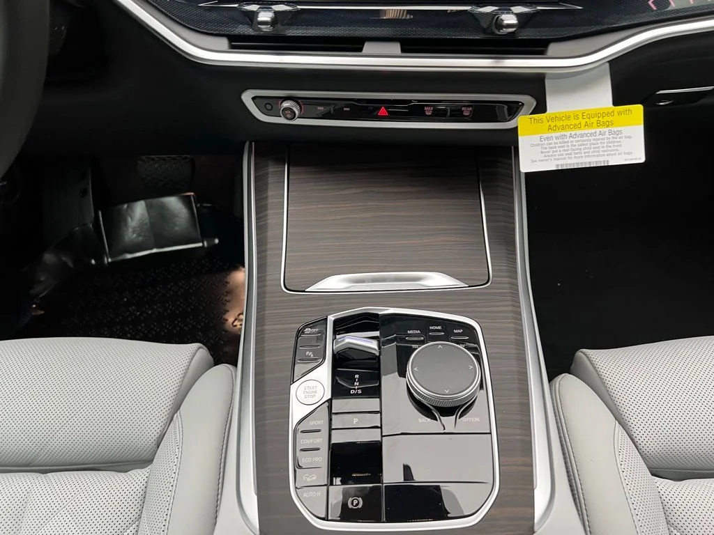 New 2026 Mineral White Metallic BMW xDrive40i image 10