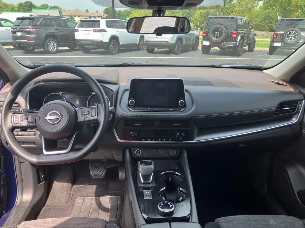 2023 Nissan Rogue SV - Photo 13
