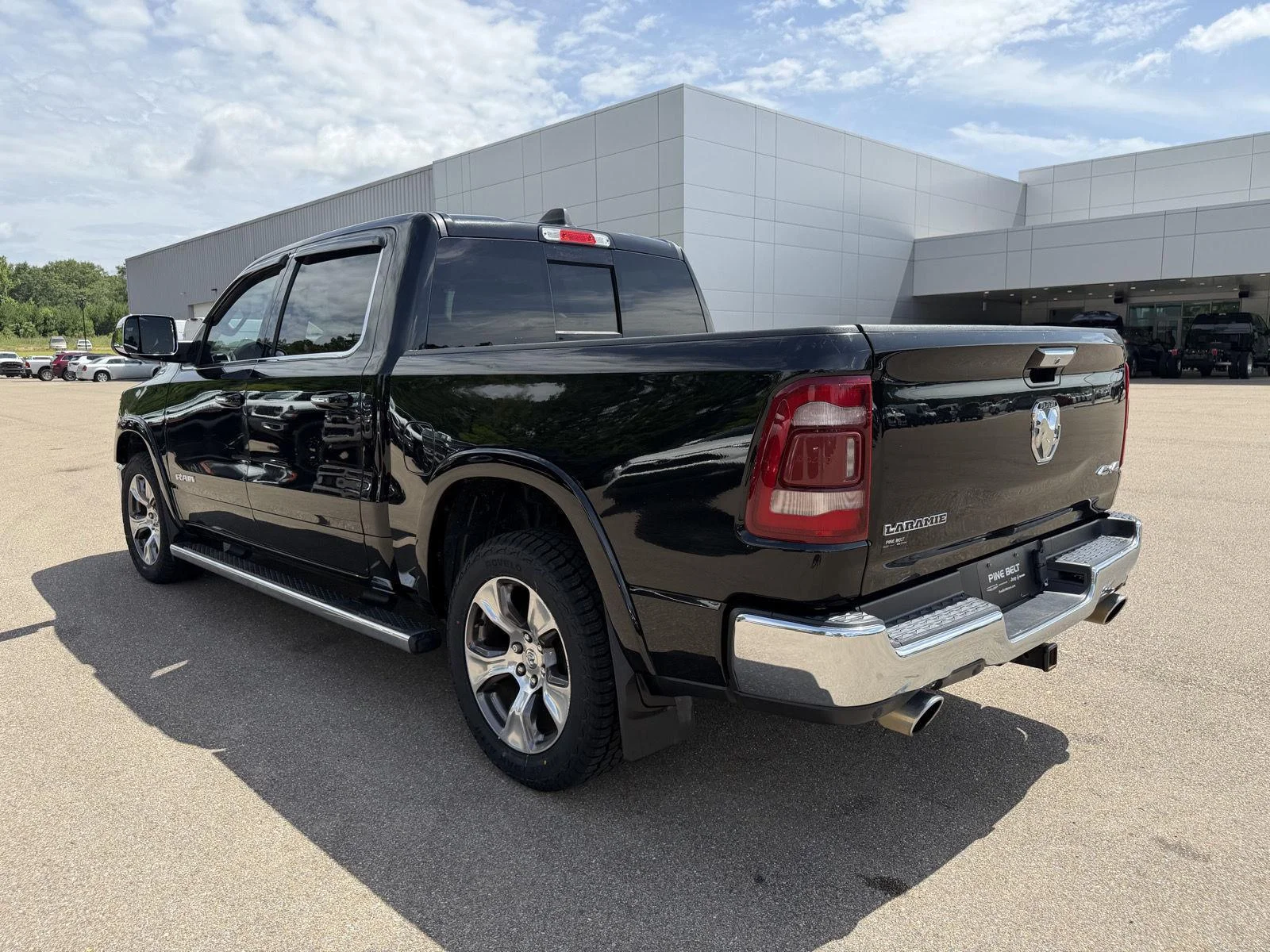 Used 2022 Diamond Black Crystal Pearlcoat Ram Laramie image 4