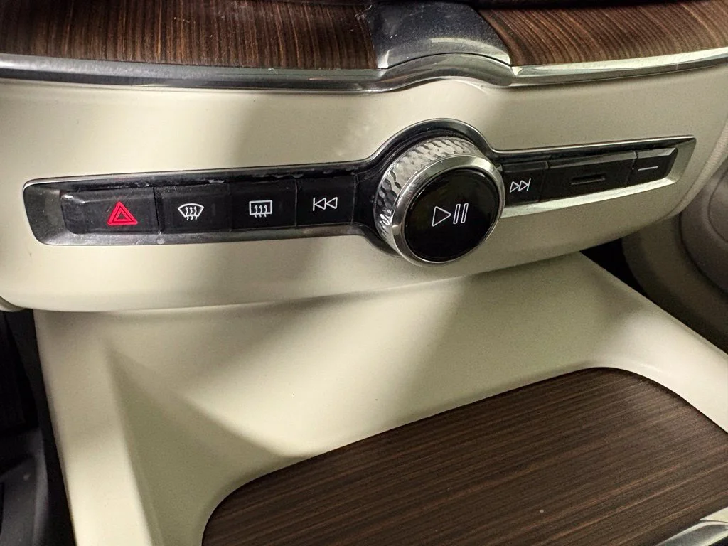 Used 2021 Blue Volvo T5 Momentum image 31