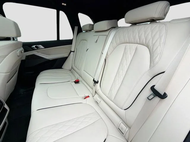 New 2026 Skyscraper Grey Metallic BMW xDrive50e image 21