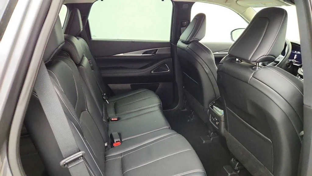 Used 2023 Graphite Shadow INFINITI LUXE FWD image 24