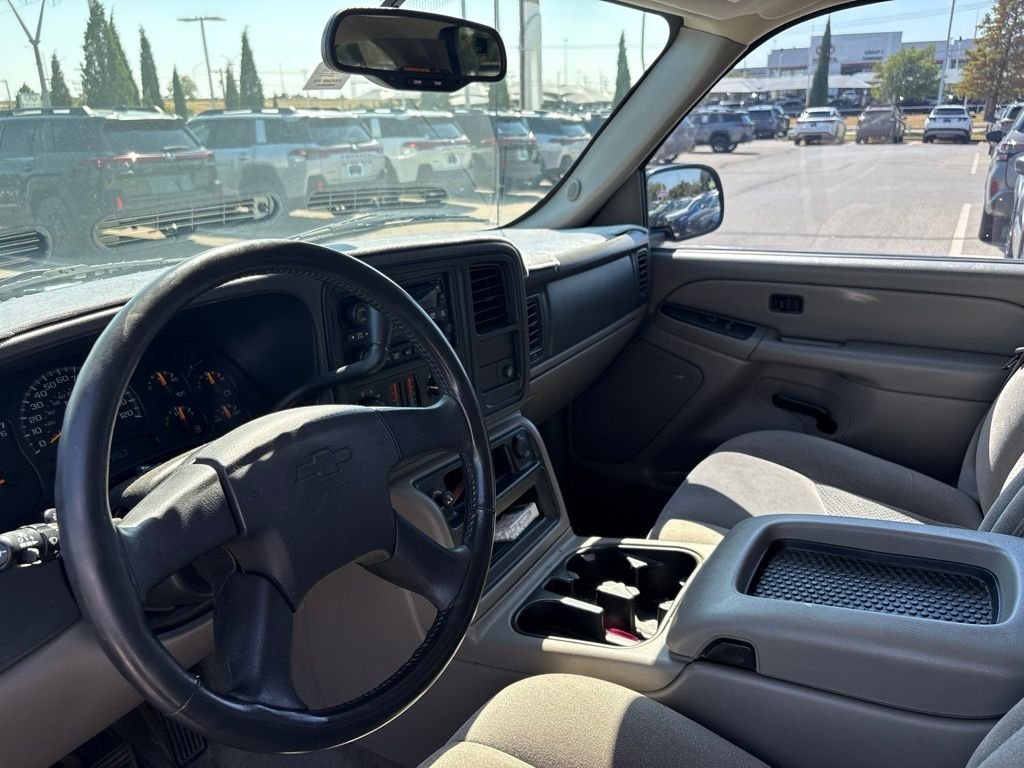 Used 2004 Dk. Chevrolet LS image 4