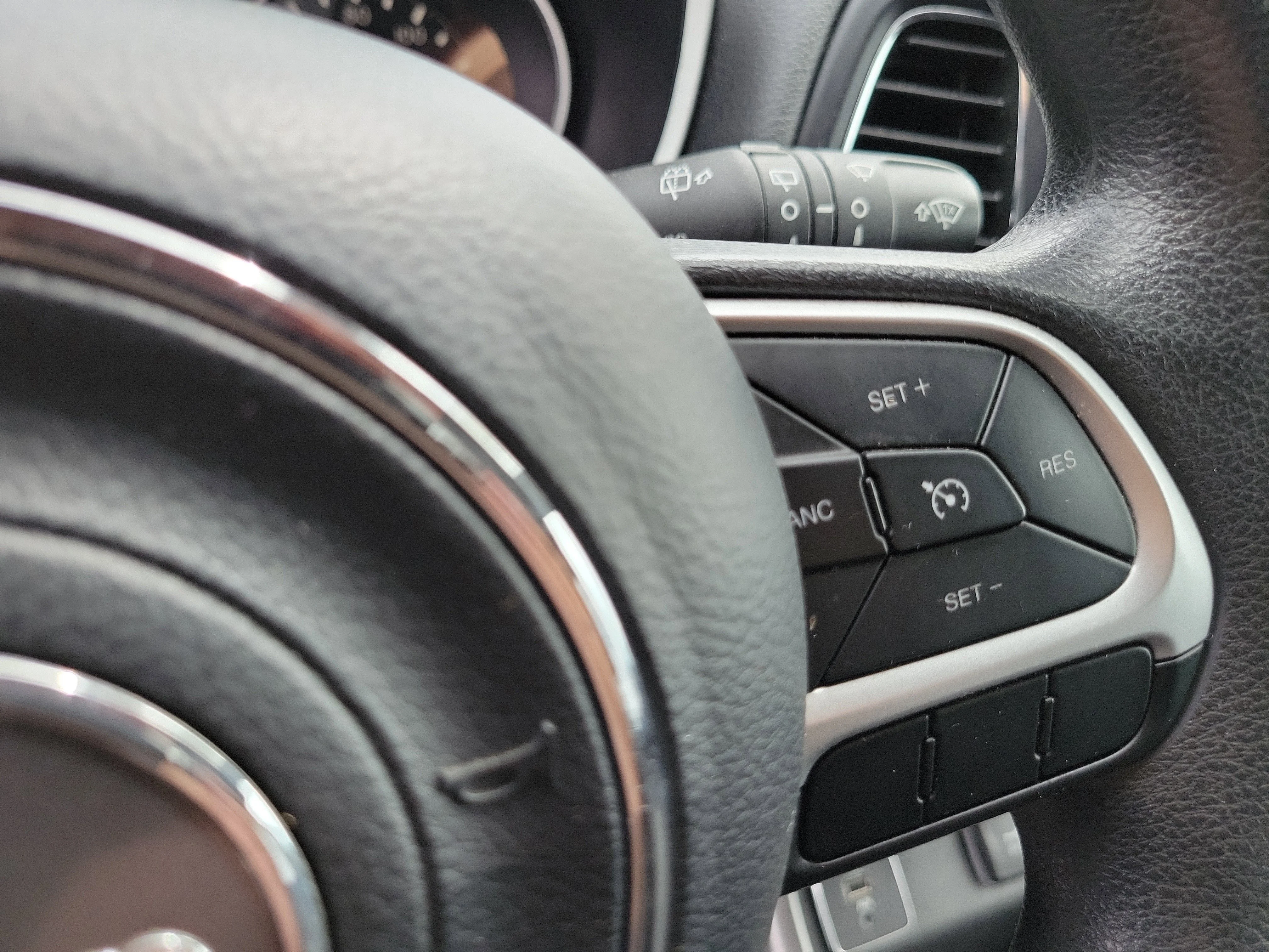 Used 2021 Laser Blue Pearlcoat Jeep Sport image 27
