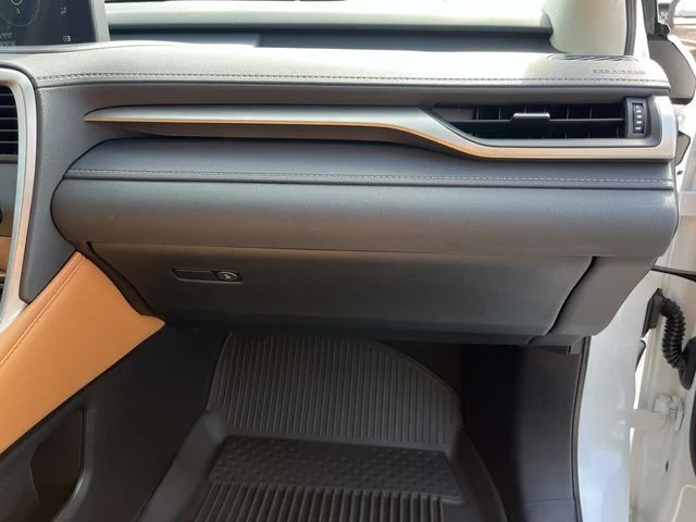 Used 2022 White Lexus 350 image 28