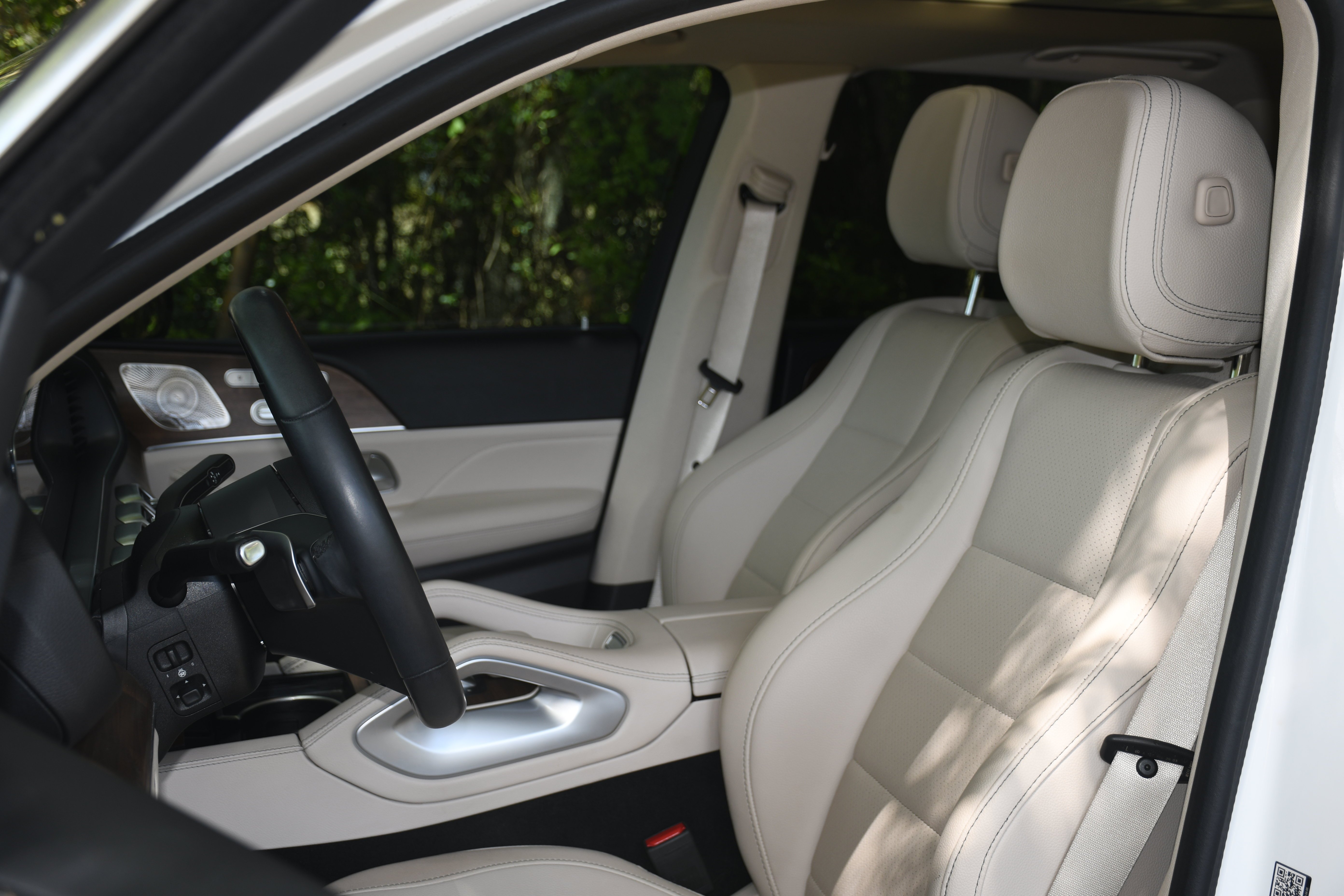 Used 2024 White Mercedes-Benz GLE 450 image 12