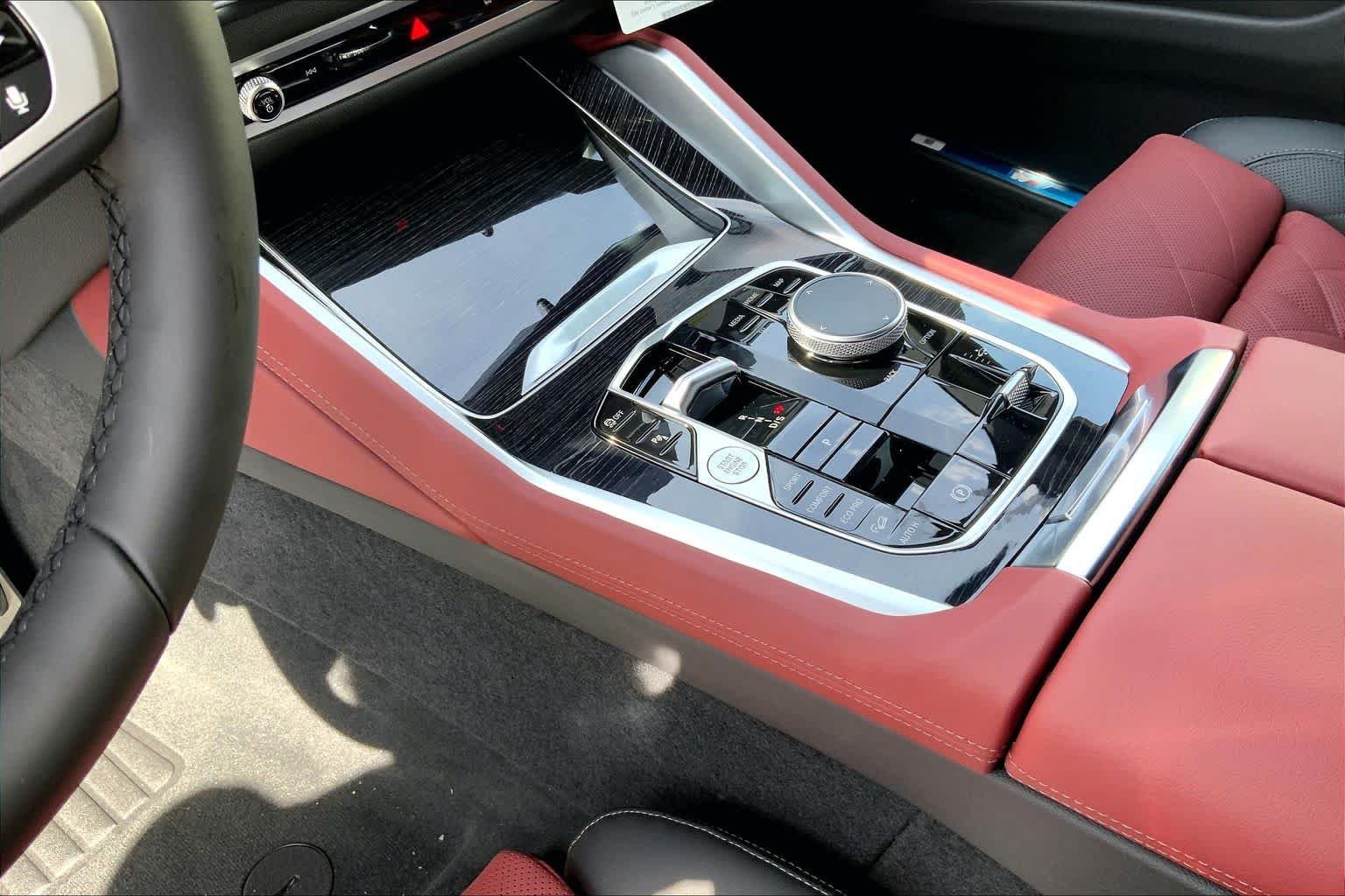New 2027 Brooklyn Grey Metallic BMW xDrive40i image 7