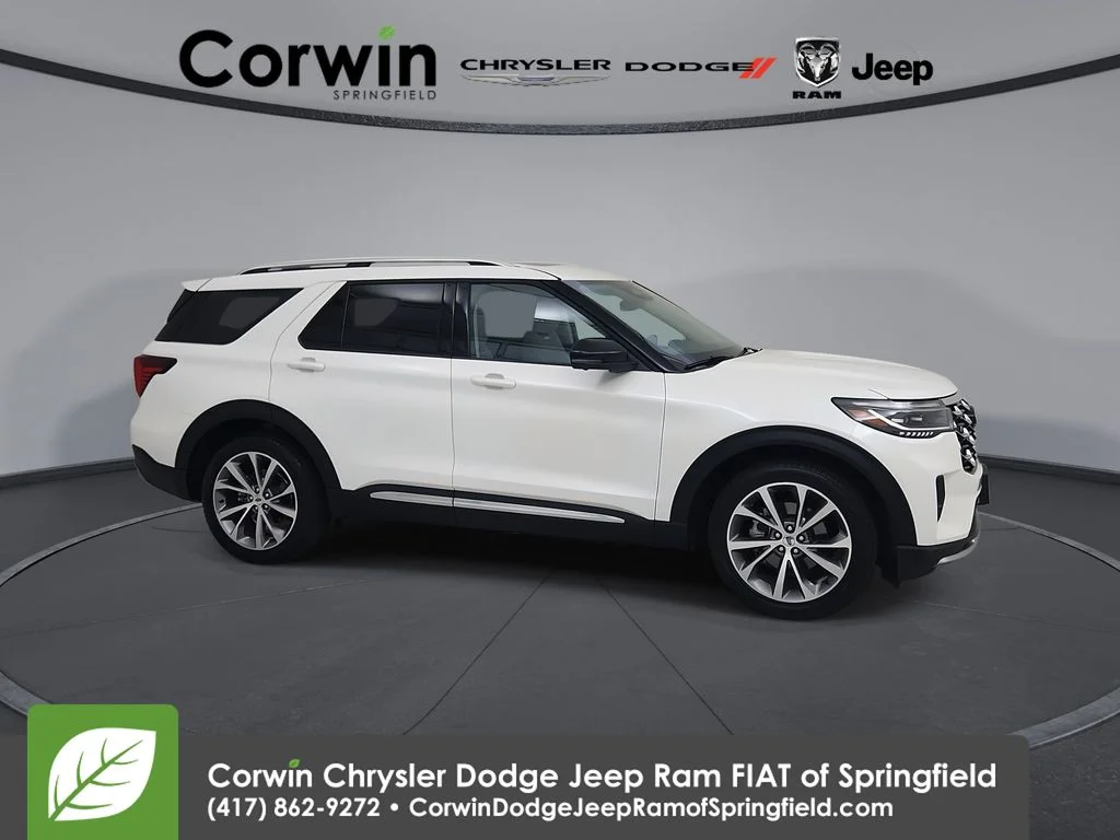 Used 2025 White Ford Platinum image 1