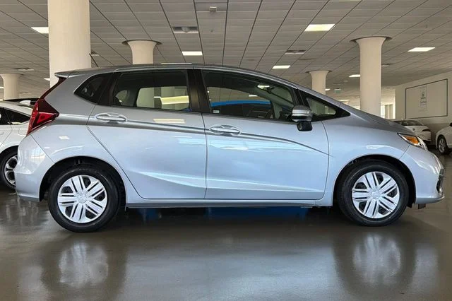 Used 2019 Lunar Silver Metallic Honda LX image 3
