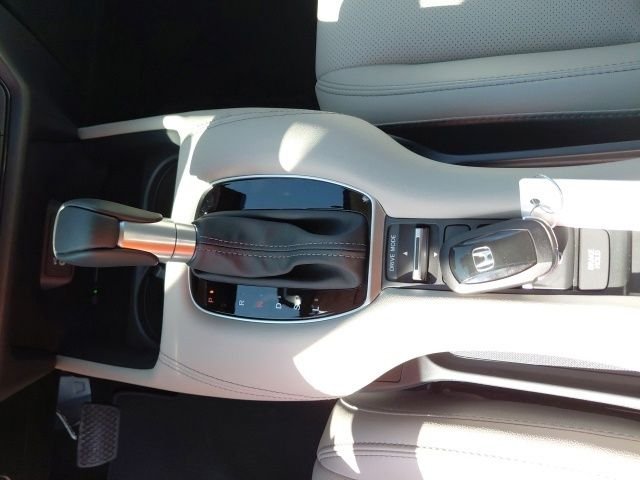 New 2027 Platinum White Pearl Honda EX-L AWD image 19