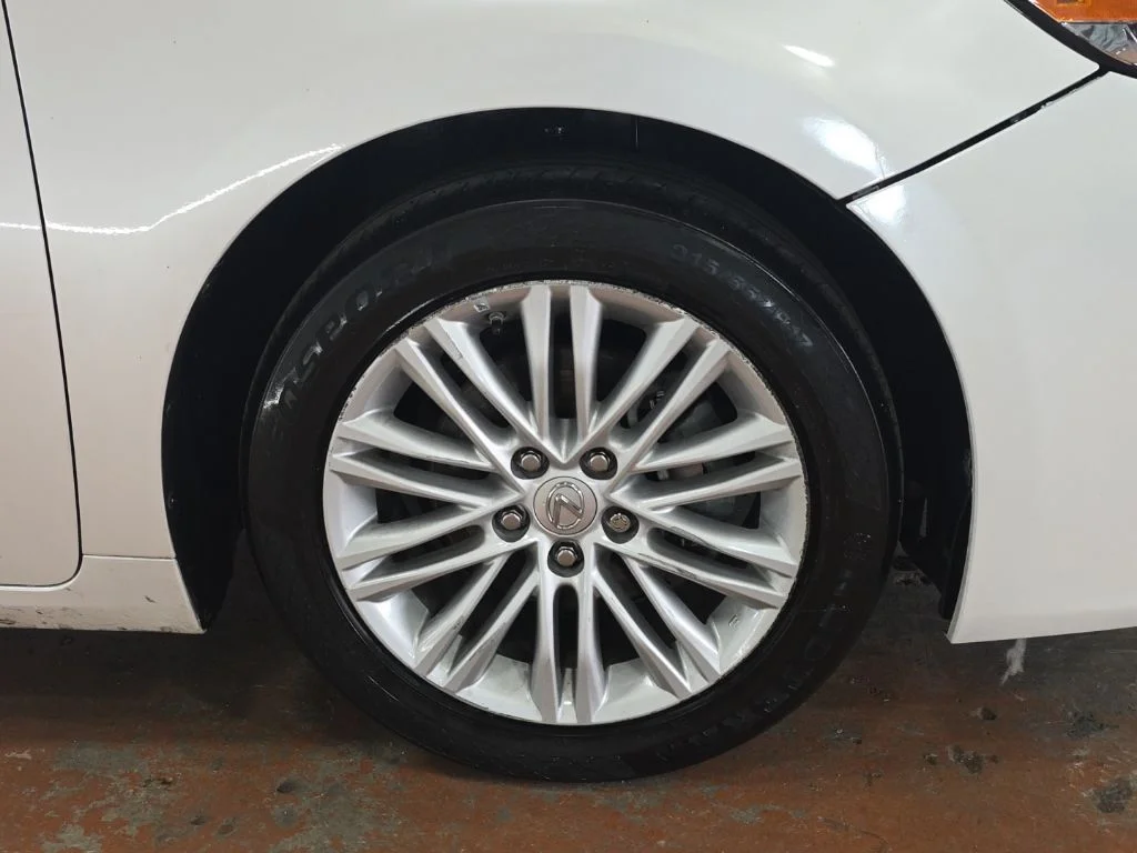 Used 2018 White Lexus 350 image 8