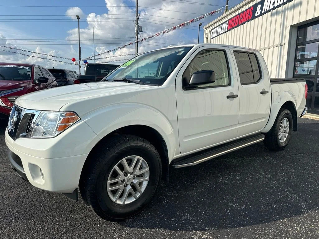 Used 2014 White Nissan SV image 14